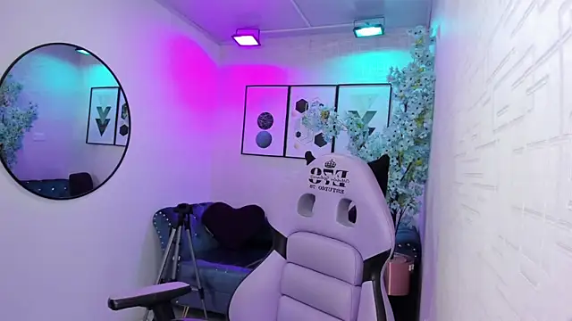 Tiara rr online show from 28, 4, 2026