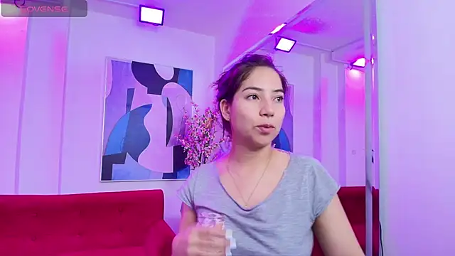 Ema louis  online show from 10, 3, 2025