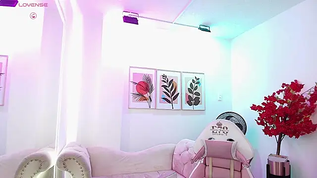 Ema louis  online show from 13, 3, 2026