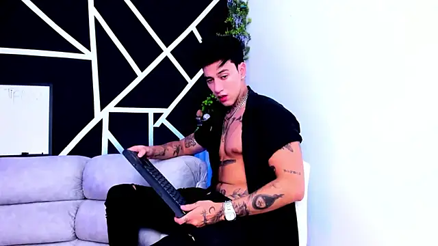 JUSTIN FULLER1 online show from 7, 3, 2025