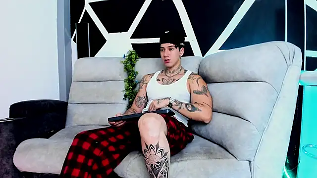 JUSTIN FULLER1 online show from 10, 10, 2025