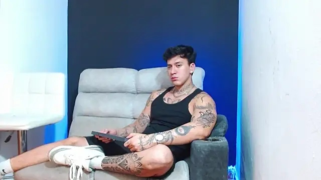 JUSTIN FULLER1 online show from 24, 4, 2026