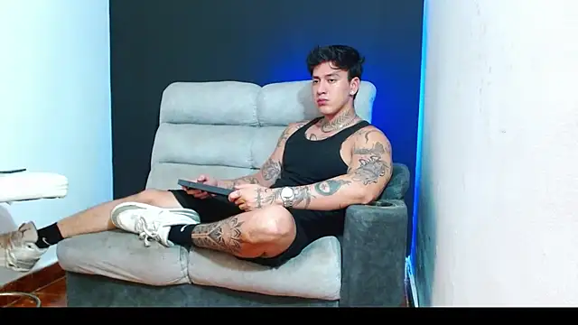 JUSTIN FULLER1 online show from 17, 6, 2026