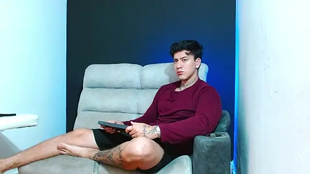 JUSTIN FULLER1 online show from 23, 6, 2026