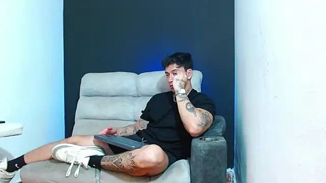 JUSTIN FULLER1 online show from 7, 7, 2026