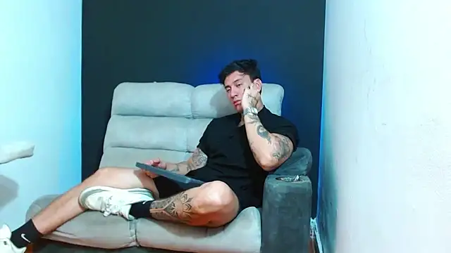 JUSTIN FULLER1 online show from 10, 7, 2026