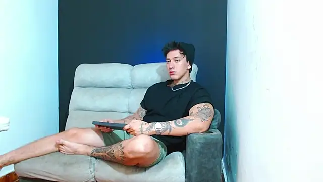 JUSTIN FULLER1 online show from 28, 7, 2026