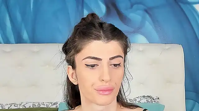 SkinnyDolly online show from 2, 11, 2025