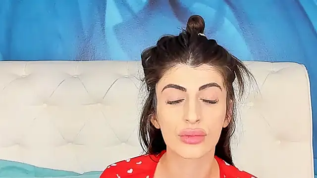 SkinnyDolly online show from 5, 2, 2026