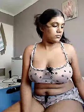 Lilmisskay18 online show from 10, 2, 2026