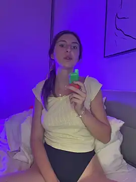 Snapshot of emma05 chatting on 28, 5, 2026 emma05 online show from 28, 5, 2026
