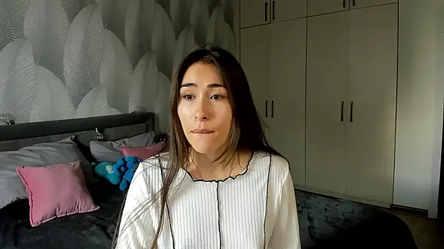 Bambiii bby online show from 18, 9, 2025