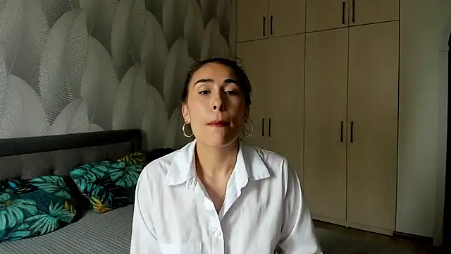 Bambiii bby online show from 28, 7, 2026