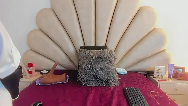 Anna  Spencer online show from 19, 3, 2025