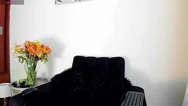 its  angelica  online show from 20, 4, 2026