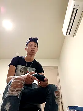 lightskinnbrazzy online show from 11, 2, 2025