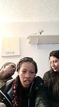 lightskinnbrazzy online show from 18, 3, 2025