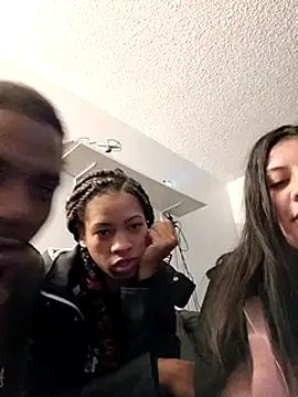 lightskinnbrazzy online show from 18, 3, 2025