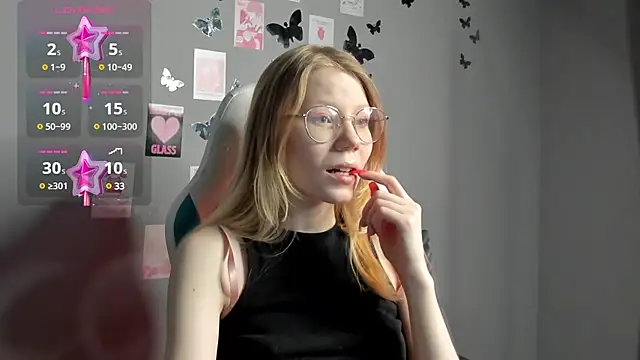 Snapshot of Esme_Runn chatting on 9, 12, 2024 Esme Runn online show from 9, 12, 2024