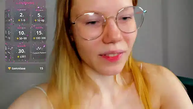 Snapshot of Esme_Runn chatting on 1, 2, 2025 Esme Runn online show from 1, 2, 2025