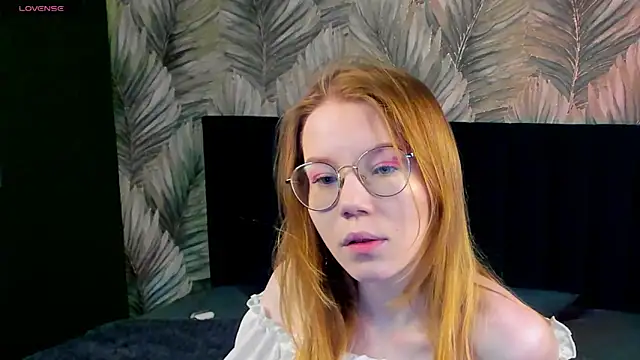 Snapshot of Esme_Runn chatting on 19, 3, 2025 Esme Runn online show from 19, 3, 2025