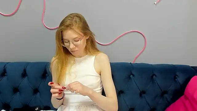 Snapshot of Esme_Runn chatting on 21, 3, 2025 Esme Runn online show from 21, 3, 2025