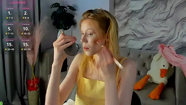 Esme Runn online show from 22, 6, 2026