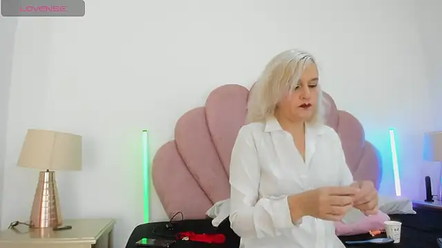 CarolinaGlamour online show from 21, 4, 2026