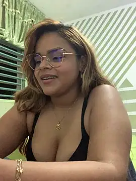 Snapshot of Evabigass chatting on 6, 12, 2024 Evabigass online show from 6, 12, 2024