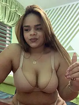 Snapshot of Evabigass chatting on 8, 12, 2024 Evabigass online show from 8, 12, 2024