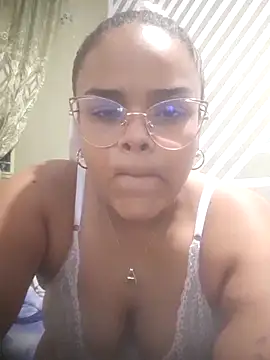 Snapshot of Evabigass chatting on 28, 2, 2025 Evabigass online show from 28, 2, 2025