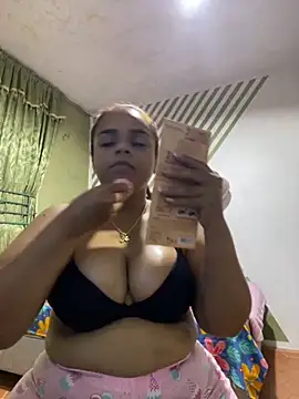 Snapshot of Evabigass chatting on 19, 9, 2025 Evabigass online show from 19, 9, 2025