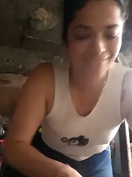 Elvishcassie  online show from 7, 3, 2025