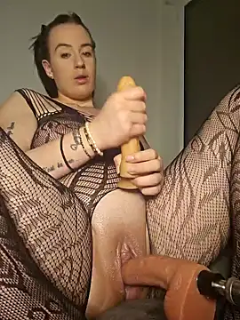 lindsay 33off online show from 3, 2, 2025