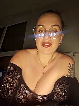 lindsay 33off online show from 9, 11, 2025