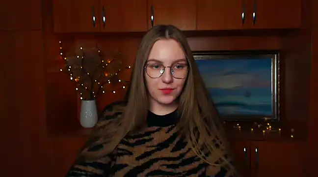 Snapshot of _AlMamiyy_ chatting on 13, 12, 2024 AlMamiyy online show from 13, 12, 2024