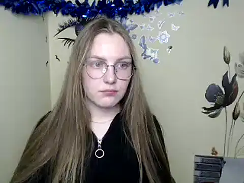 Snapshot of _AlMamiyy_ chatting on 24, 12, 2024 AlMamiyy online show from 24, 12, 2024