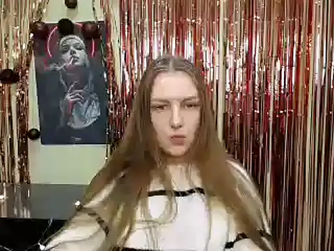 Snapshot of _AlMamiyy_ chatting on 14, 1, 2025 AlMamiyy online show from 14, 1, 2025