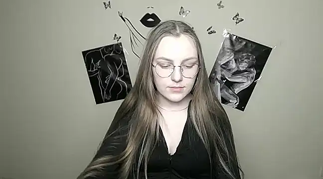 Snapshot of _AlMamiyy_ chatting on 28, 1, 2025 AlMamiyy online show from 28, 1, 2025