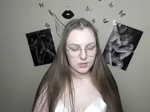 Snapshot of _AlMamiyy_ chatting on 28, 1, 2025 AlMamiyy online show from 28, 1, 2025