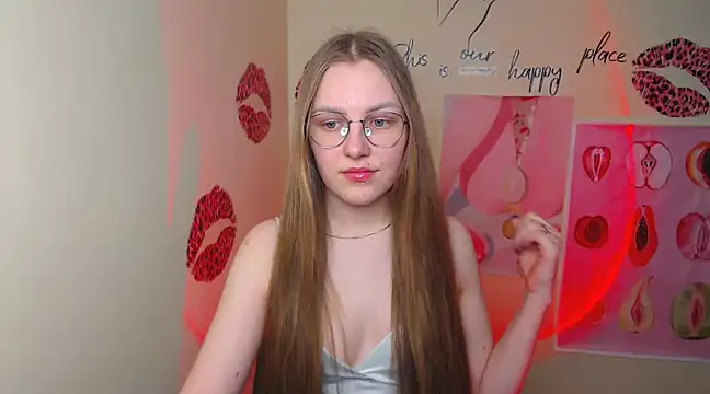 Snapshot of _AlMamiyy_ chatting on 2, 3, 2025 AlMamiyy online show from 2, 3, 2025