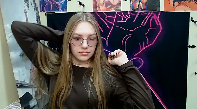 Snapshot of _AlMamiyy_ chatting on 8, 3, 2025 AlMamiyy online show from 8, 3, 2025