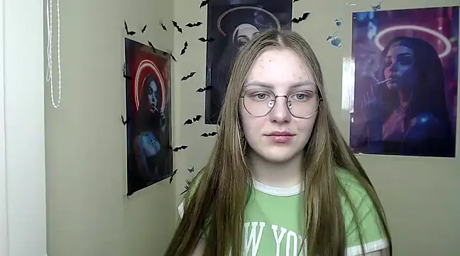 Snapshot of _AlMamiyy_ chatting on 15, 3, 2025 AlMamiyy online show from 15, 3, 2025