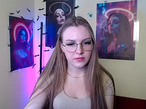 Snapshot of _AlMamiyy_ chatting on 16, 9, 2025 AlMamiyy online show from 16, 9, 2025