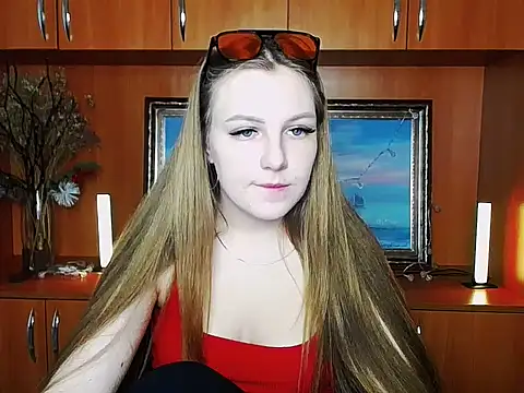 Snapshot of _AlMamiyy_ chatting on 22, 9, 2025 AlMamiyy online show from 22, 9, 2025