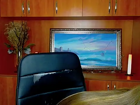 Snapshot of _AlMamiyy_ chatting on 7, 10, 2025 AlMamiyy online show from 7, 10, 2025