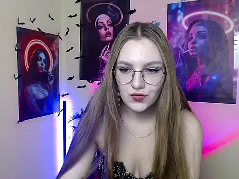 Snapshot of _AlMamiyy_ chatting on 24, 10, 2025 AlMamiyy online show from 24, 10, 2025