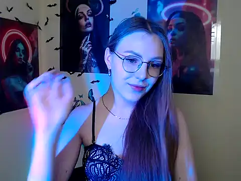 Snapshot of _AlMamiyy_ chatting on 25, 10, 2025 AlMamiyy online show from 25, 10, 2025