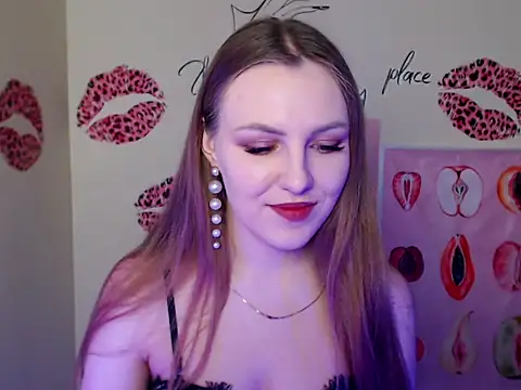 Snapshot of _AlMamiyy_ chatting on 30, 10, 2025 AlMamiyy online show from 30, 10, 2025