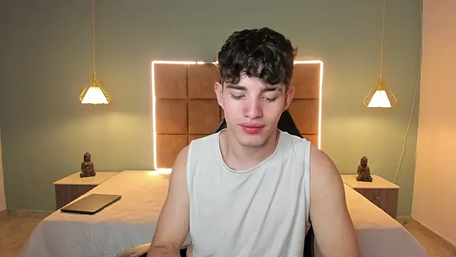 AlejooTwink online show from 8, 6, 2026